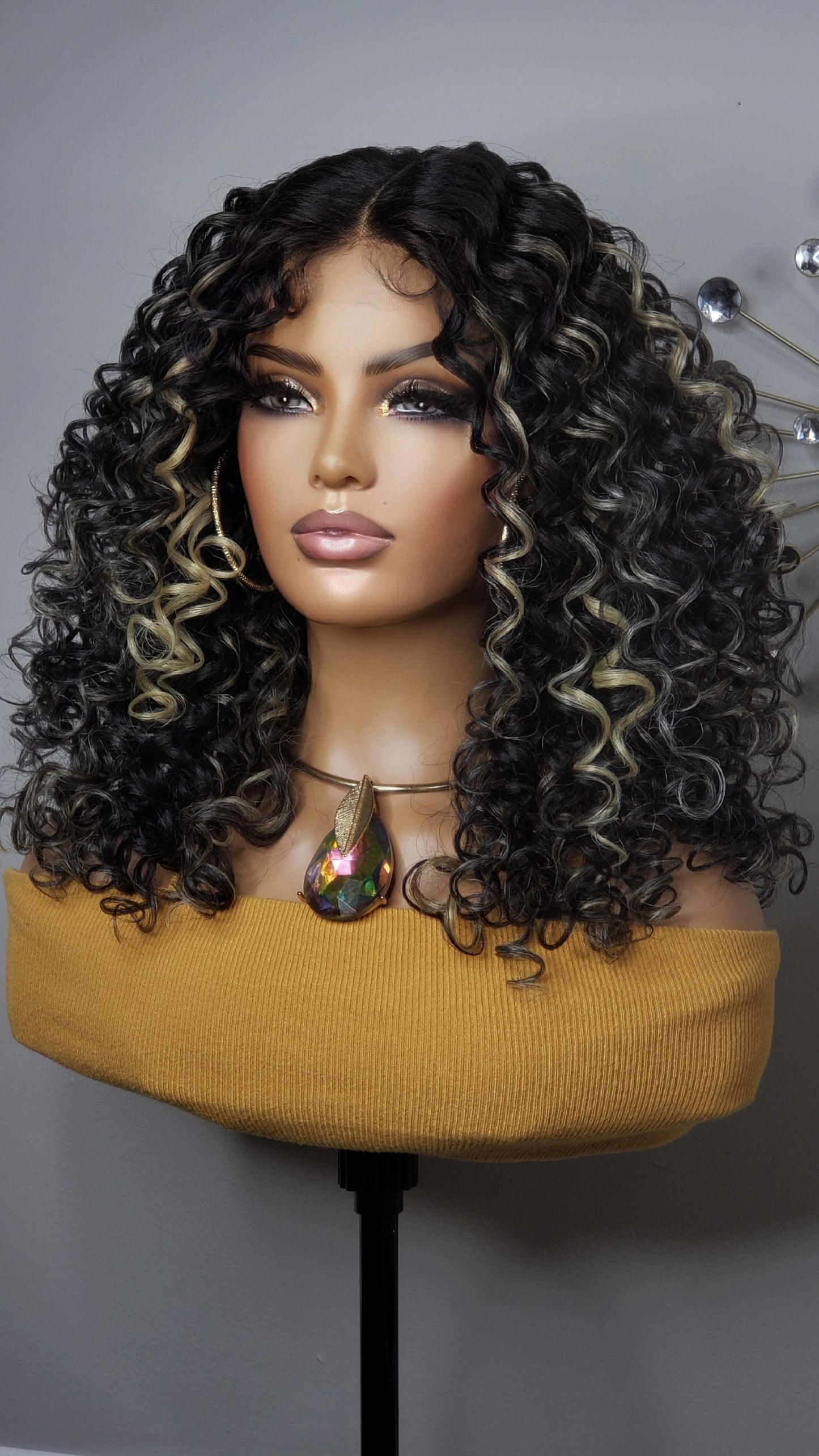 Dashly Lace Unit 45 CH Blonde